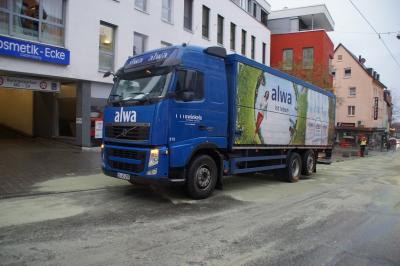 Stuttgart: 200 Liter Diesel nach LKW Kollision ausgelaufen.